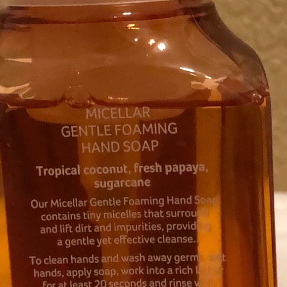 NWT Bath & Body Works Island Papaya Micellar Gentle Foaming Hand Soap. 8.75 oz - Picture 3 of 4